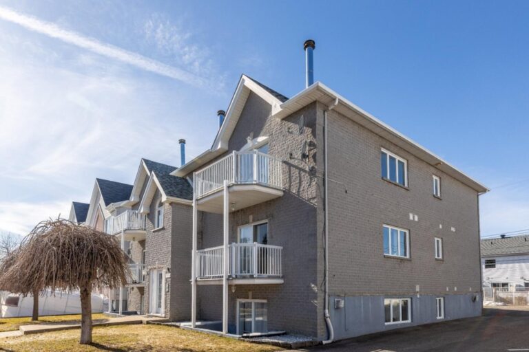 Apartment – Condominium